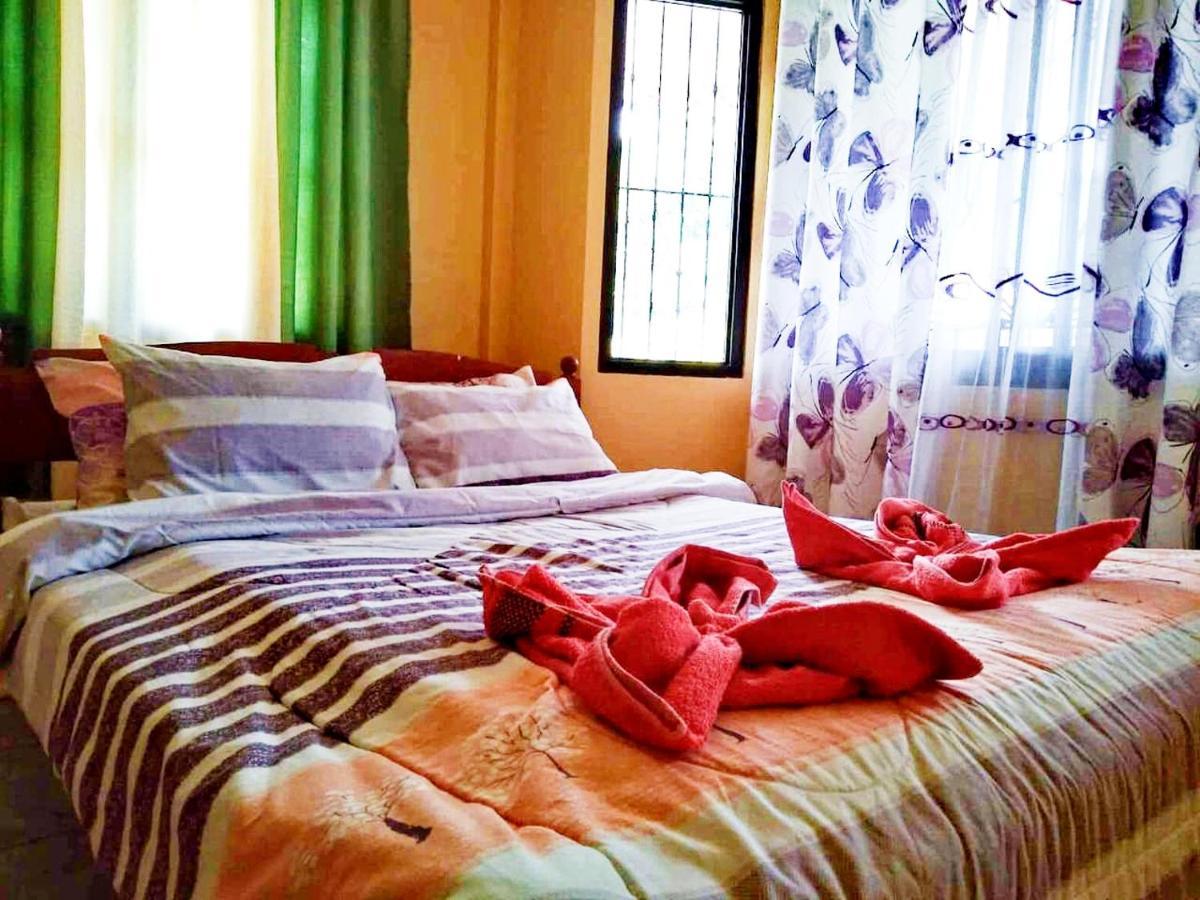 Riverside At Aninuan Accommodation And Food Puerto Galera Eksteriør bilde